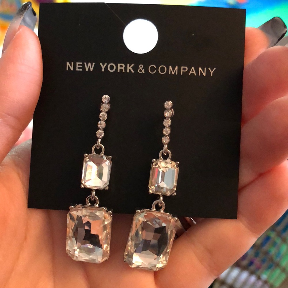 Stunning crystal drop earrings!